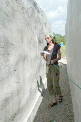 887.jpg - Reading in the straw maze